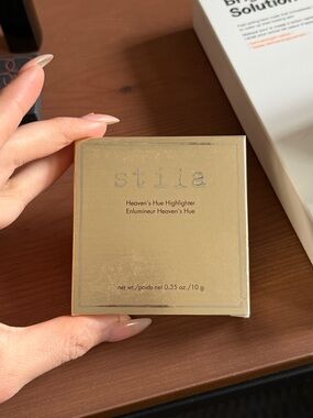 Stila Heaven's Hue Highlighter Kitten - Gold Compact